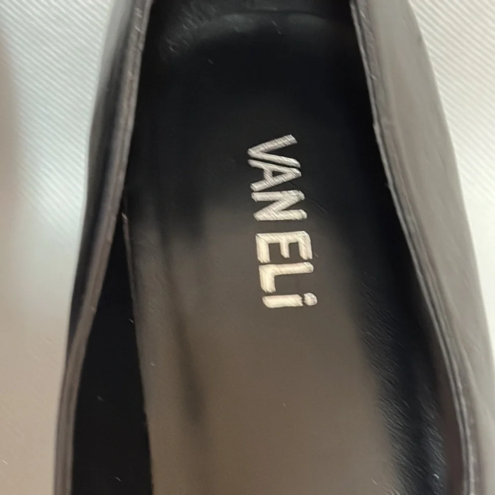Van Eli Classic Black Crisscross Pumps Size 11S - NWOT